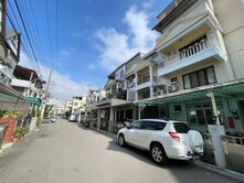 樹孝商圈|臨路|前院停車別墅