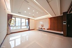 漢神巨蛋旁高樓邊間平車豪邸