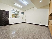 岡山｜火車站｜捷運｜活巷｜採光車庫透天 