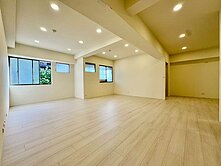 A★漢神巨蛋｜綠園道採光翻新大四房附車位