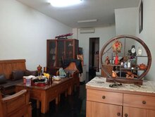 近楠梓交流道少年法院騎樓式透天店住