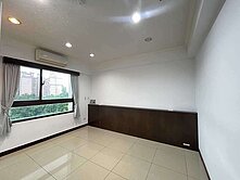 楠梓交流道旁/華雄交響苑大3+1房平車