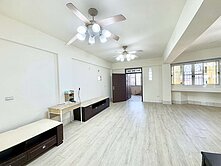 【新園市中心】免整理｜大空間｜華廈四房平車