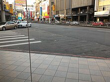 專簽一中商圈正三民路大面寬三角窗店面