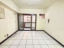 西屯/大敦皇家/三房無車位/需要整理但地點非常好