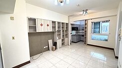 四面採光兩房平車|衛浴開窗|下樓就有公園市場