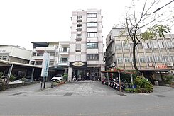 蔡佳宸★北成國小前一層二戶正學區2房華廈~出價就談