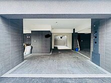 專任❗️全新大雅雙車電梯別墅～大樓價格買電梯別墅