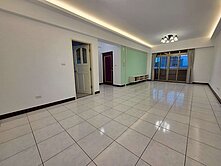 貿商新城美四房