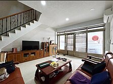 🉐住商雅慧🔝燕巢市區翻新邊間透店