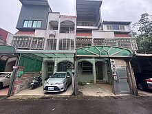 近青埔庭院車庫美別墅