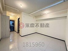 A18國泰站前商圈｜亞昕喜徠登泳池景觀大套房