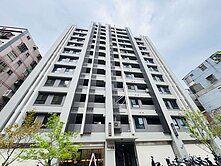 捷運三民高中站家樂福商圈竹和中興匯房車