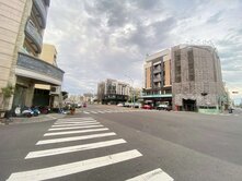 專賣鳳甲商圈77期大地坪三角窗建地