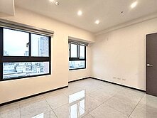 📍地段王者📍桃園站前新成屋✨高樓景觀3改2房車