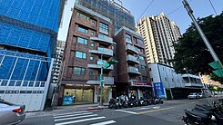 延壽街雙店面有車位