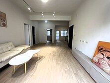 英明商圈翻新漂亮2+1房美寓送頂樓