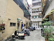 瑞隆商圈收租24套房超值雙透天