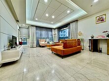 大業國小旁南崁溪河濱步道石清之水4房車