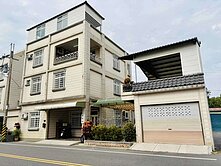 近剛餐燕巢交流道|獨棟大面寬大地坪別墅