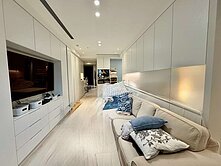 小何｜家樂福昕上城高樓邊間百萬裝潢3改2房雙車