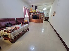 翁公園大面寬，有獨立車庫，邊間採光好，近大發工業