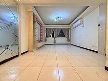 近家樂福~布查花園三房 低總價 