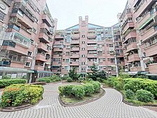 特優~歸仁圓環全新裝潢2+1房車寓