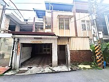 近鳳山國中日式面寬透天車墅