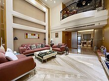 打拼奕萱®社區我最熟｜泉美朝南電梯別墅｜有子母車