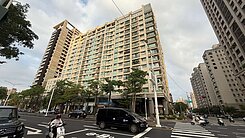 美術館邊間｜採光亮方正大2房平車