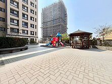 專任！輕屋齡華廈精裝 2 房+車位，低總價視野開闊