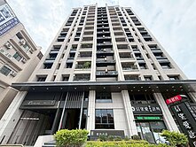 巨蛋五分鐘精美三房平移車位