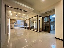 法國香榭裝潢美三房+大車位