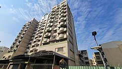 正四房車位-文山特區-家樂福旁-大間明亮