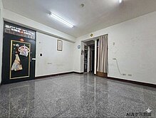 南崗工業區/震後稀有免爬梯一樓公寓/3房雙衛浴開窗