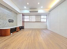 明星學區 忠承星鑽四房車 買屋賣屋請找小鳳為您服務