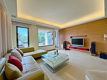 【屋聊生活】揚昇山莊球場雙拼景觀度假別墅・前院雙車