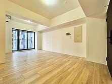 泓瑞綠雅圖｜專任全新邊間三房平車面中庭｜新高國小