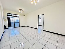 光榮街✔️四面採光✔️黃金三樓❤️住商小嫺