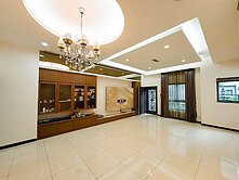 中路旁🌈品藏1樓~ 3+1房雙車🌈超大後院