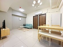 繽海｜亞灣三多商圈｜兩房兩衛含車位機能宅