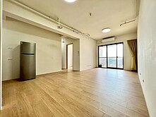 鉅虹森美館次頂樓面河岸無限視野全新三房平車