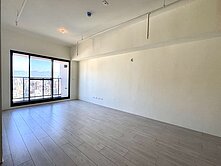 一中商圈三民路元城建設全新朝東三房平面車位