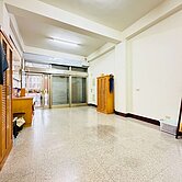 專任正育英路絕版16米路優質店面透天