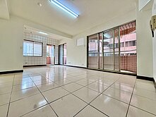 大里中興X南門商圈興大旁採光大三房美廈-可租車位