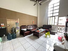 歐洲風情畫★東山軍功商圈★挑高四房雙主臥＋車位