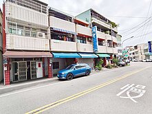 大里蛋黃區仁愛醫院近東榮路旁臨路超大透天