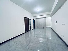 稀有兩房兩衛平車｜成功商圈旁｜自住收租都強