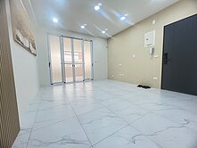 尖美商圈翻新公寓2樓美4房